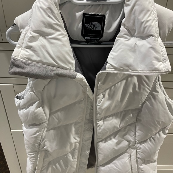 White North Face vest. Really good condition! - Picture 2 of 3